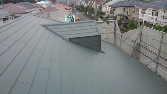屋根カバー工事後のスレート屋根