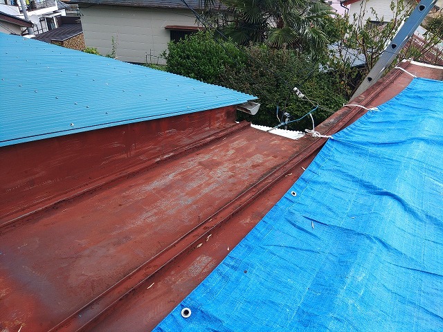 雨漏りしてしまっている瓦棒葺き屋根