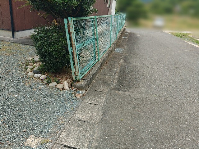 楢葉町にて傾いてしまった家のフェンスの交換依頼