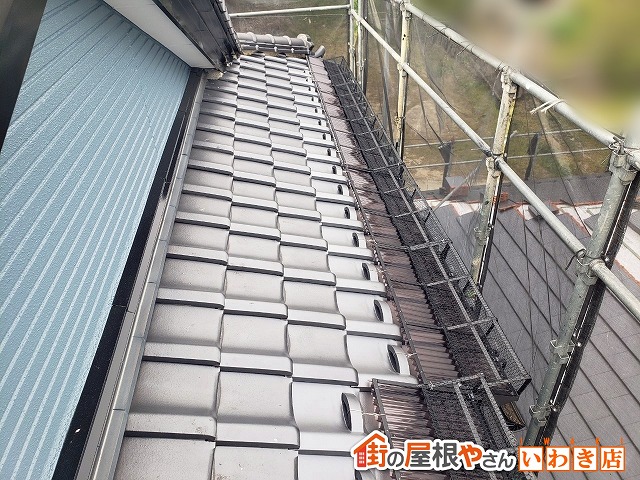 福島県郡山市　新しく雪止め瓦を取り付け、すが漏れが起きにくくなるスノービクトリーを取り付けた状態の瓦屋根