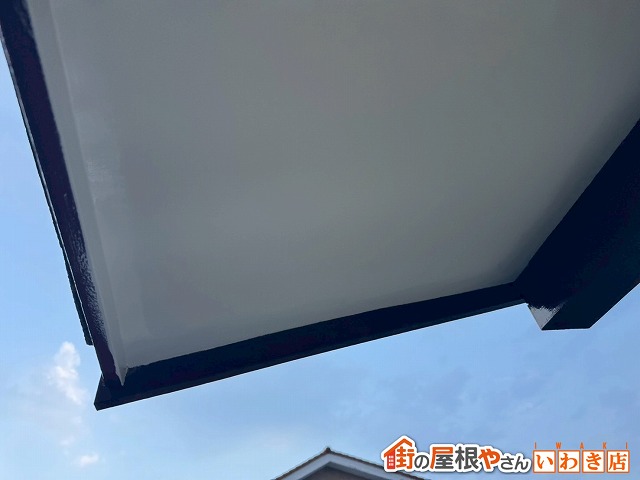 福島県いわき市 補修をして塗装を行った軒天の状態