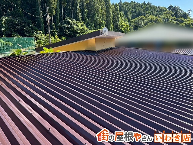 福島県いわき市　傷んでいた屋根の塗装を行った状態