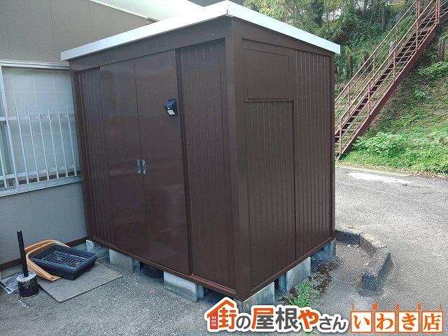 福島県いわき市　倉庫の屋根と板金を補修して塗装を行った状態