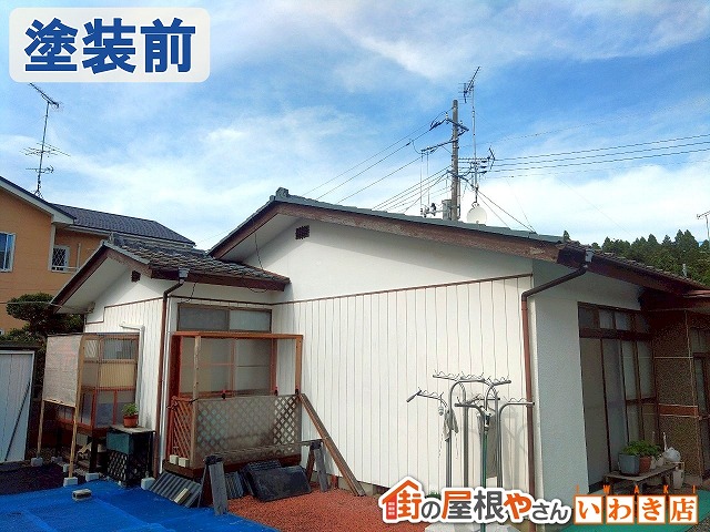 福島県古殿町　外壁の塗膜が劣化してチョーキングが発生していた状態