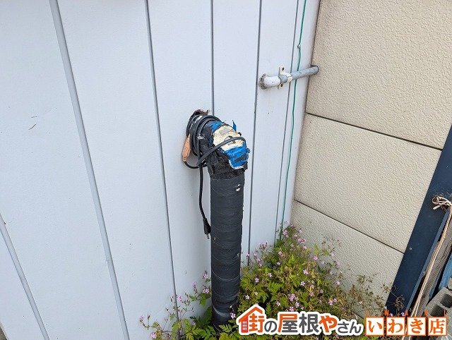 福島県須賀川市　配管の保護テープが剥がれている状態