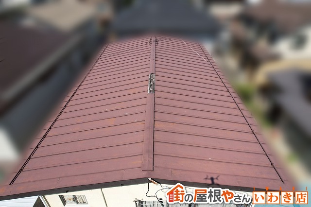 福島県郡山市　棟板金が外れてしまった状態の屋根