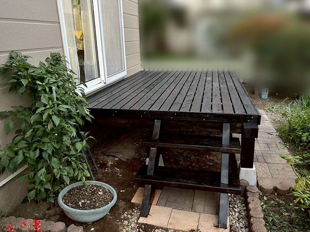 ウッドデッキの全面改修が完了した