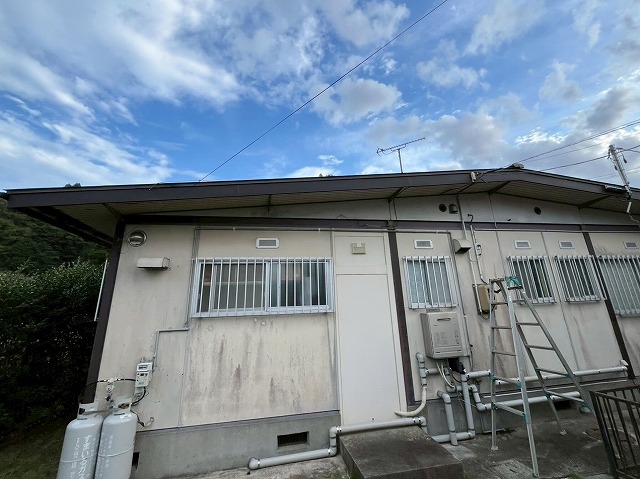 破風板板金巻き工事を行ない雨水被害リスクが軽減した様子