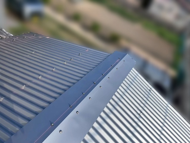 金属トタン屋根を葺き替えた様子