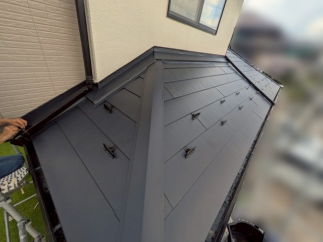 屋根重ね葺き工事で雨漏りのリスクが軽減した屋根